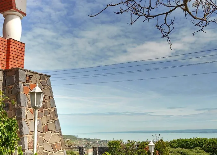 Hill Balaton Tatil Evi Badacsonytomaj